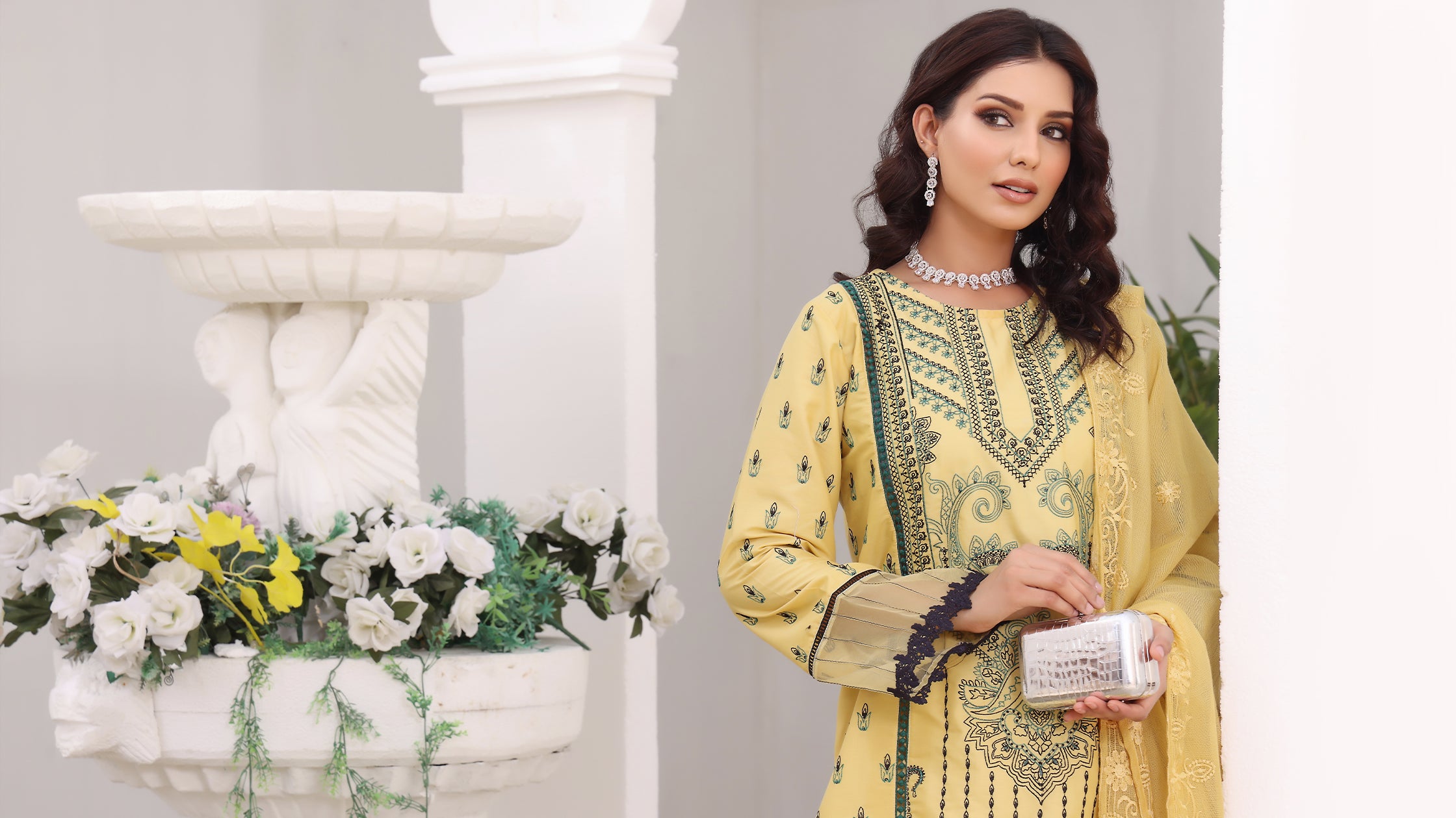 Latest Short Frock Designs for Trendy Ladies' Wear