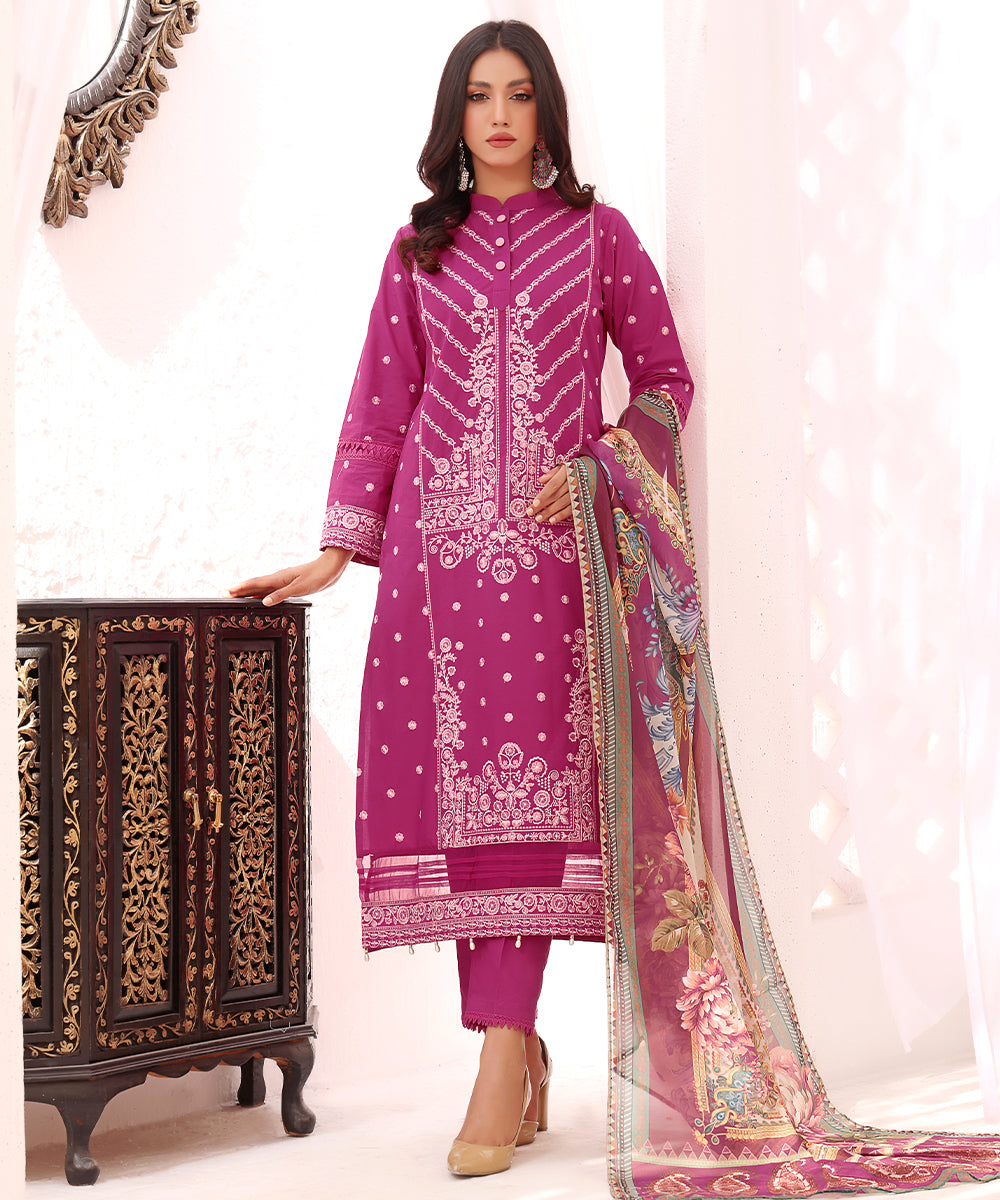 Verdurous | 3-Pc Stitched Lawn Embroidered Suit